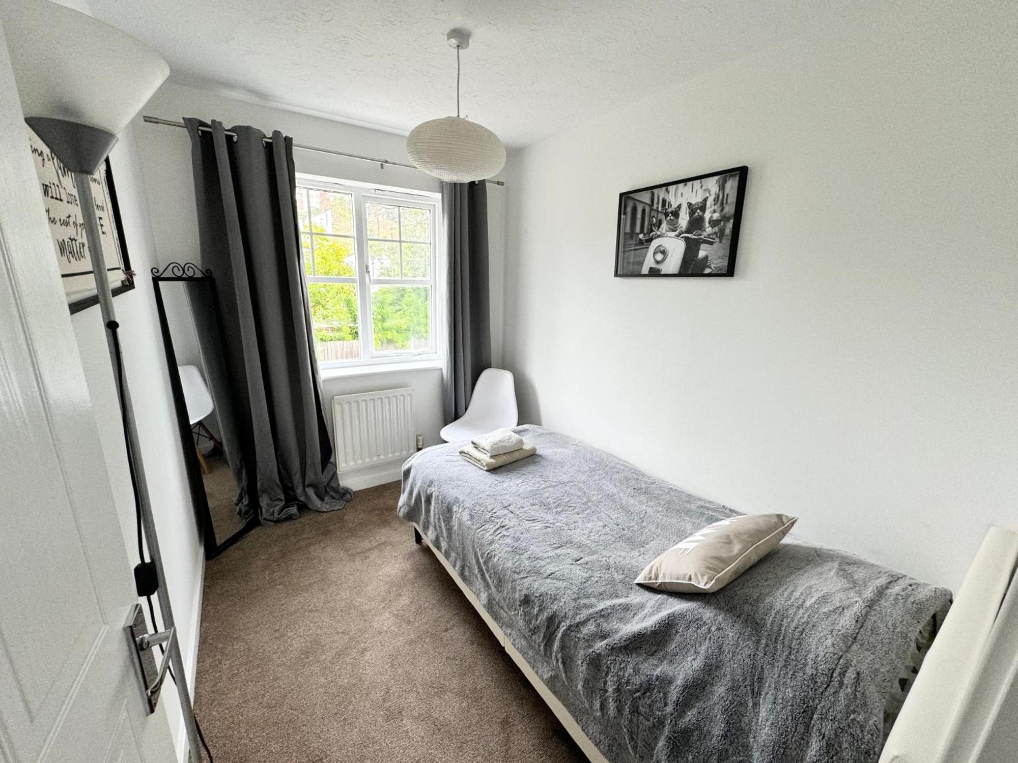 3 Bed House With Parking And Garden Near Tower Bridge Apartment London