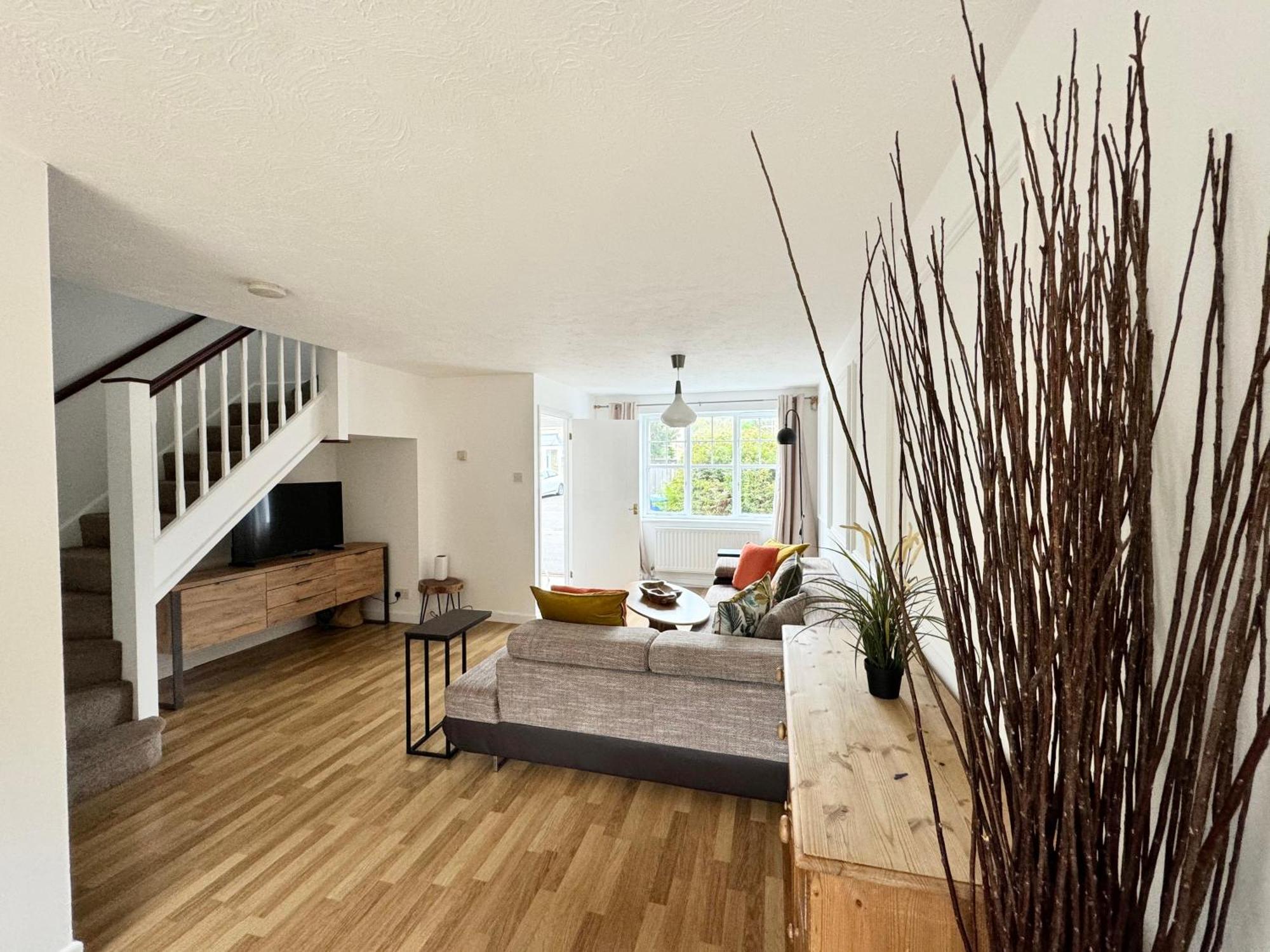 Apartment 3 Bed House With Parking And Garden Near Tower Bridge